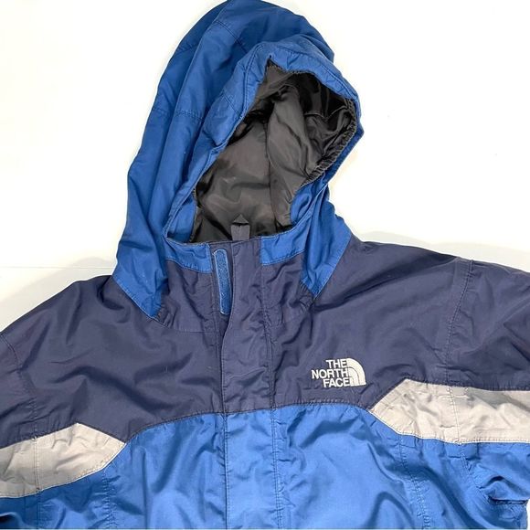 The North Face Lightweight Jacket - Picture 4 of 10